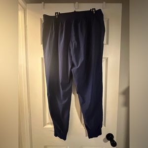 Lululemon jogger size 12